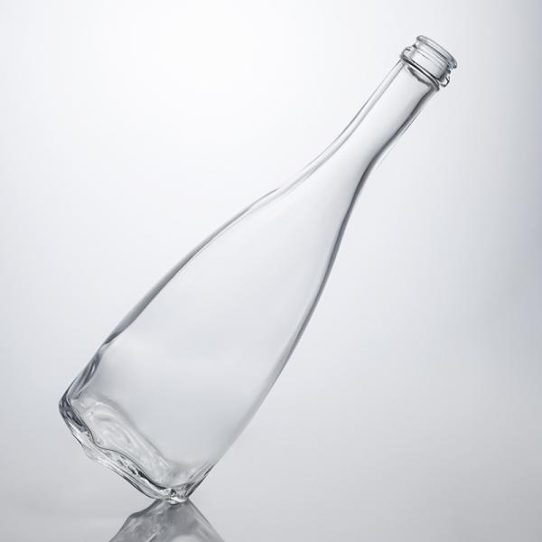 Glass Cork Sealed Super Flint Spear Spirit Bottle for Whisky Vodka Tequila Gin Rum