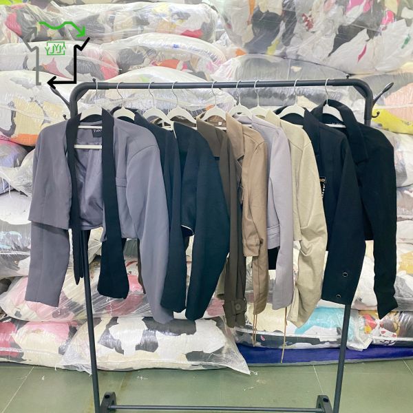 Wholesale Women's Suit Short Style Second-hand Hot Girl Used Clothes Fashionable Mini Skirt Clean Wear High Quality Second Hand Clothes