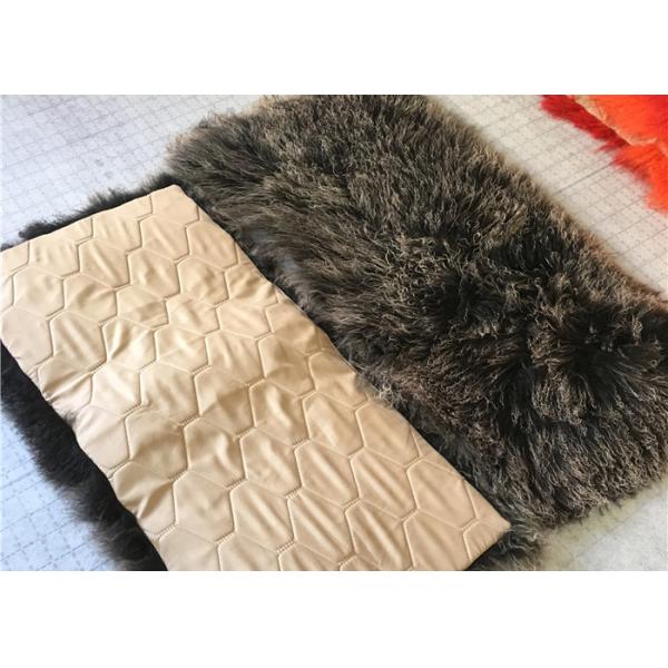 Браун покрасил прямоугольное монгольское мех половика овчины для фотографии младенца