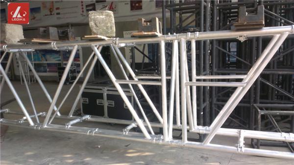 20.4 X 18.5 Triangle Exhibit Truss 1179kg - 2809kg Loading Weight For Outdoor Event
