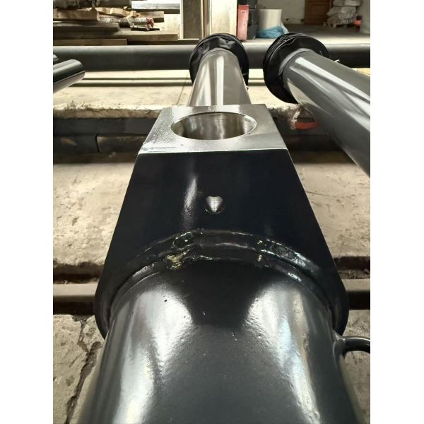 Lifting Double Hydraulic Cylinder With Hard Chrome Plated Intermediate Pivot Pin