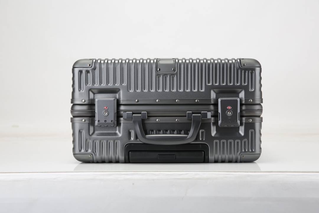 Best Quality 18-Inch Stylish Portable Trolley Case Durable Spinner Wheels Large Capacity Outdoor Travel Luggage Classic