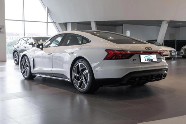 Luxury Vehicles 495km Long Range Electric Car A U D I RS E-tron GT 4 Four Wheel Electric Vehicle