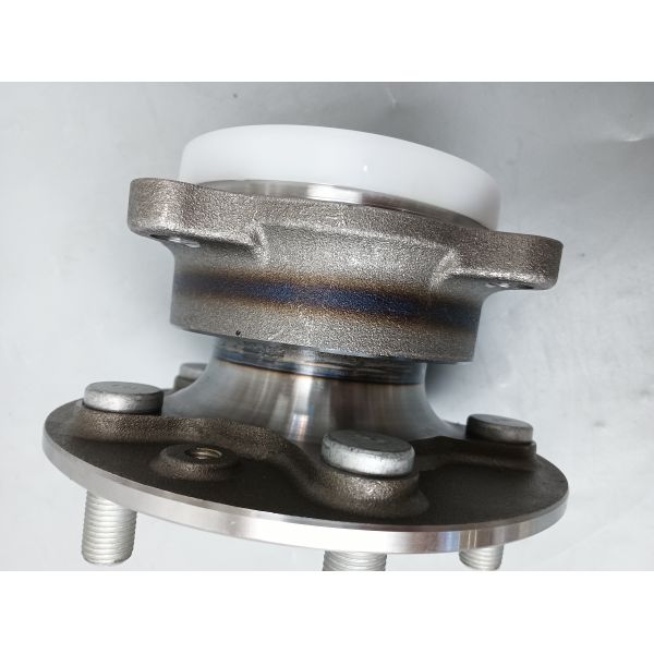 Hot selling front wheel bearing LR178617 for Land Rover New Defender 2020