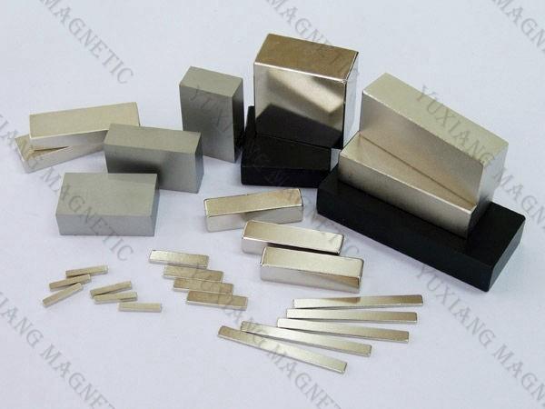 Industrial Grade Neodymium Block Magnets N35 - N52 / N42SH Axially Magnetized