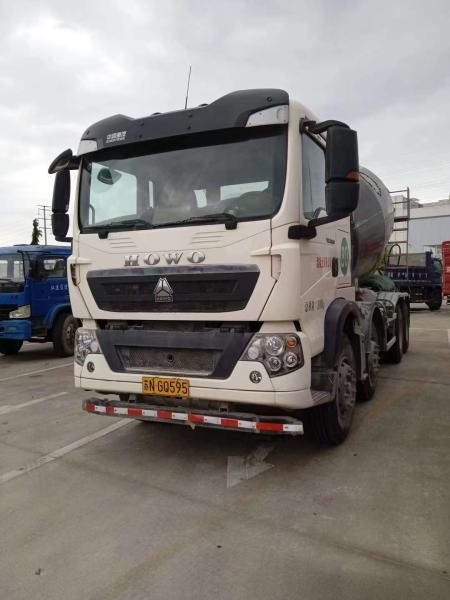 17970 Kg load Second Hand Truck Mixer 8*4 Chassis Sino Engine