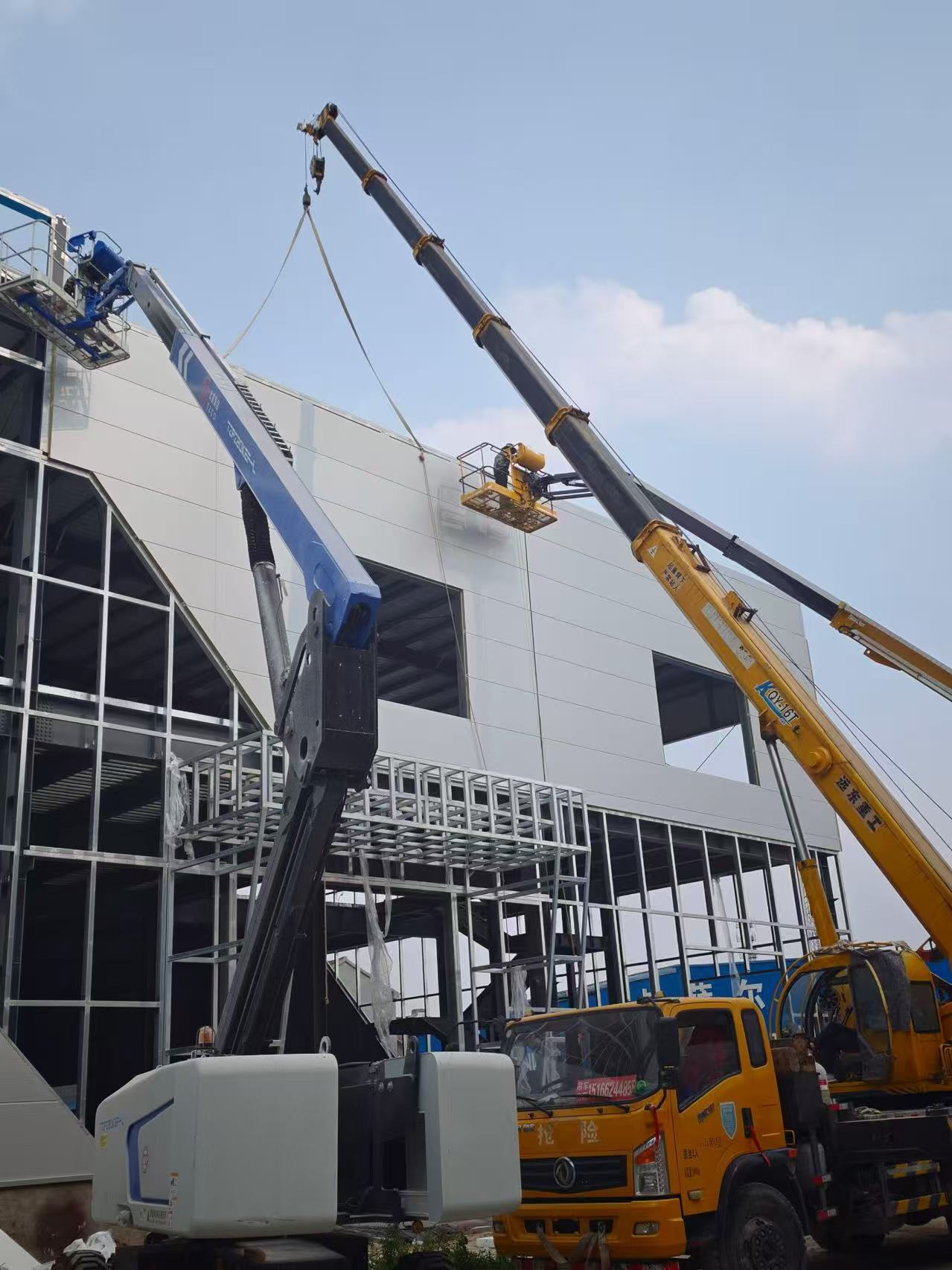 Building Steel Structure constructed for fast installation and reduced labor costs delivering project completion timelines