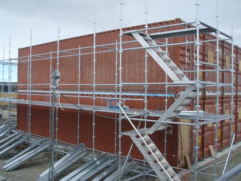 Versatile Lightweight Cup Lock Scaffolding with safety accessories