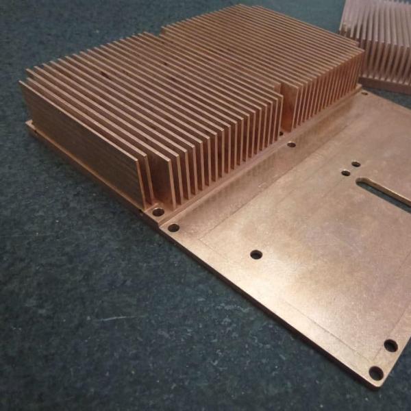 Radiador de aluminio y cobre de grado industrial con proceso de soldadura