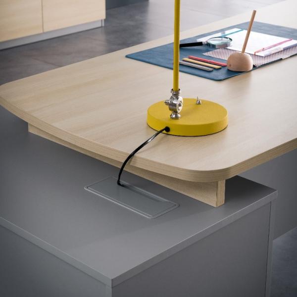 Prático e moderno em consonância com a ergonomia Executivo de pessoal Escritório moderno Estação de trabalho Mesa