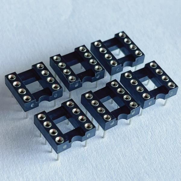 2.54mm 8ピンICソケットコネクタ 女性 直のピンヘッダー PBT 絶縁材料 黒