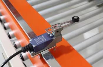 Adjustable Carton Flap Folding and Sealing Machine for Various Carton Heights