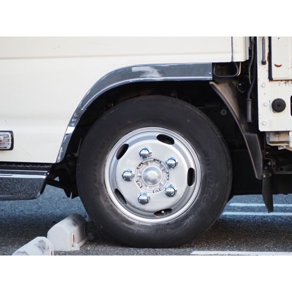 Isuzu Elf Truck 2 Ton Wide Long Low Floor MT Load Size 430/207/38 ETC Aluminum Block Hill Start Assist Leveler Rearview Camera1Spare Tire 2Ton Base 2Ton Car Mission Manual MT Mounting Flat Car 6 Speed