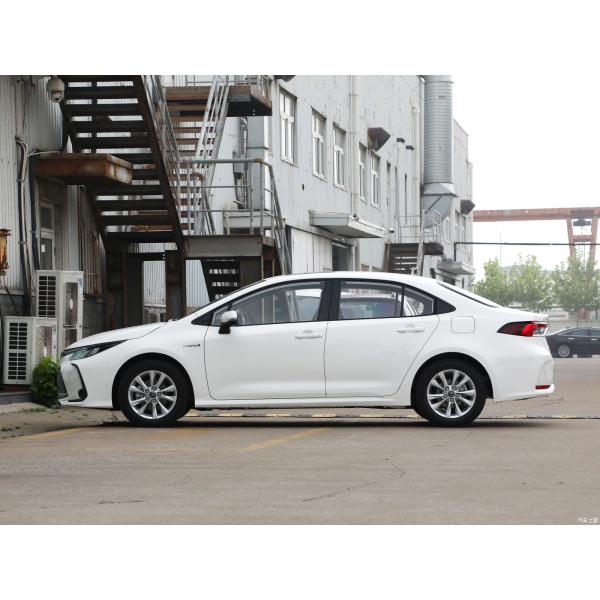 2023 1.8L Toyota бензиновые автомобили умный электрический гибрид элитная версия Белый