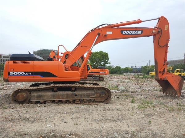                  Used Doosan Hydraulic Excavator Dh300LC-7 Doosan 30 Ton Digger on Sale             
