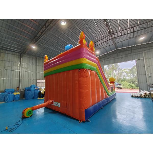 Tarpaulin Deslizamientos de agua inflables Temática de dibujos animados Niños Castillo saltando agua