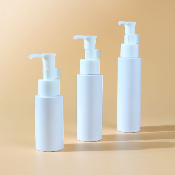 Transparent Plastic Cosmetic Bottle with Lockable Pump Head for Makeup Remover Oil and Lotion in Food-Grade Material