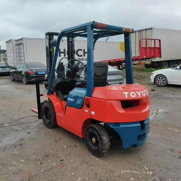 Used Toyota 7F 2.5-Ton Diesel Forklift with High-Performance Engine and Sturdy Metal Build for Smooth Factory and Port Loading/Unloading