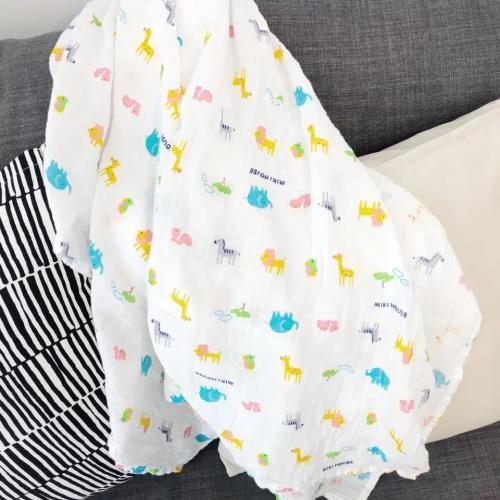 Breathable 120*120 cm 100% cotton muslin swaddle for baby lightweight