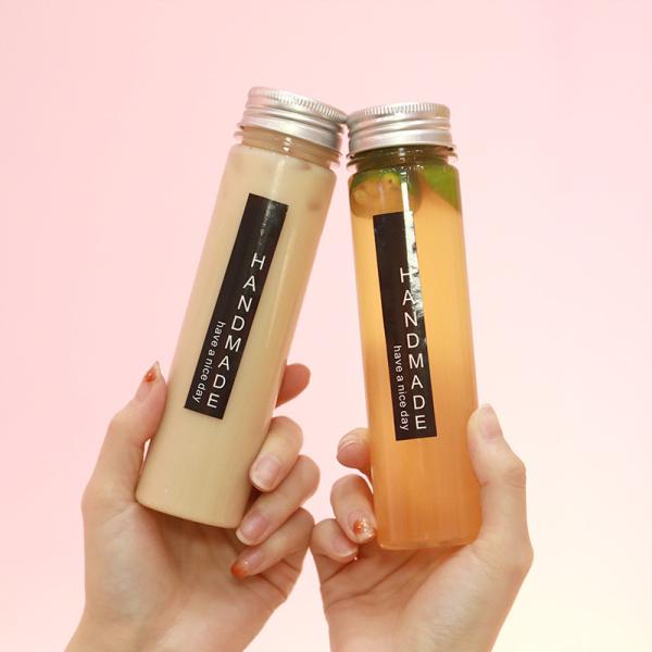 Leak Proof Clear Plastic Water Bottles With Screw On Lid And Handle