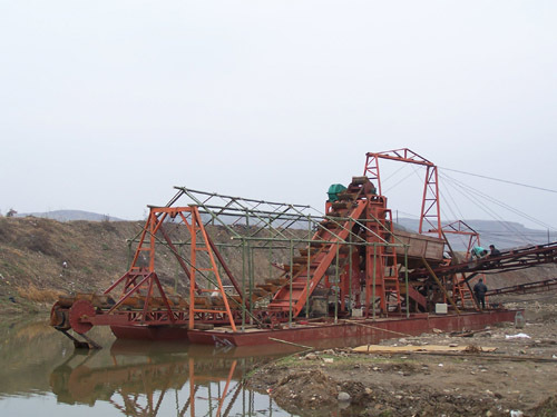 Diesel Bucket Chain Gold Mining Dredger with 24m Dredging Depth 200cm Draught