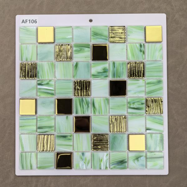 Mosaicos de vidrio de pared interior de 304x304mm resistentes a los ácidos y antideslizantes verdes para la renovación