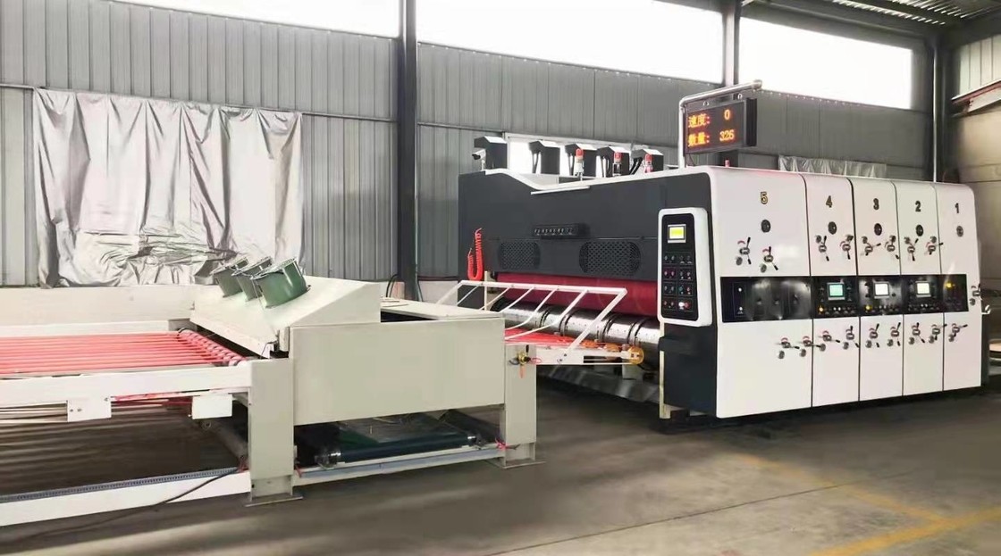 Коробка пиццы делая утюгом рифленую печатную машину 380V Flexo коробки