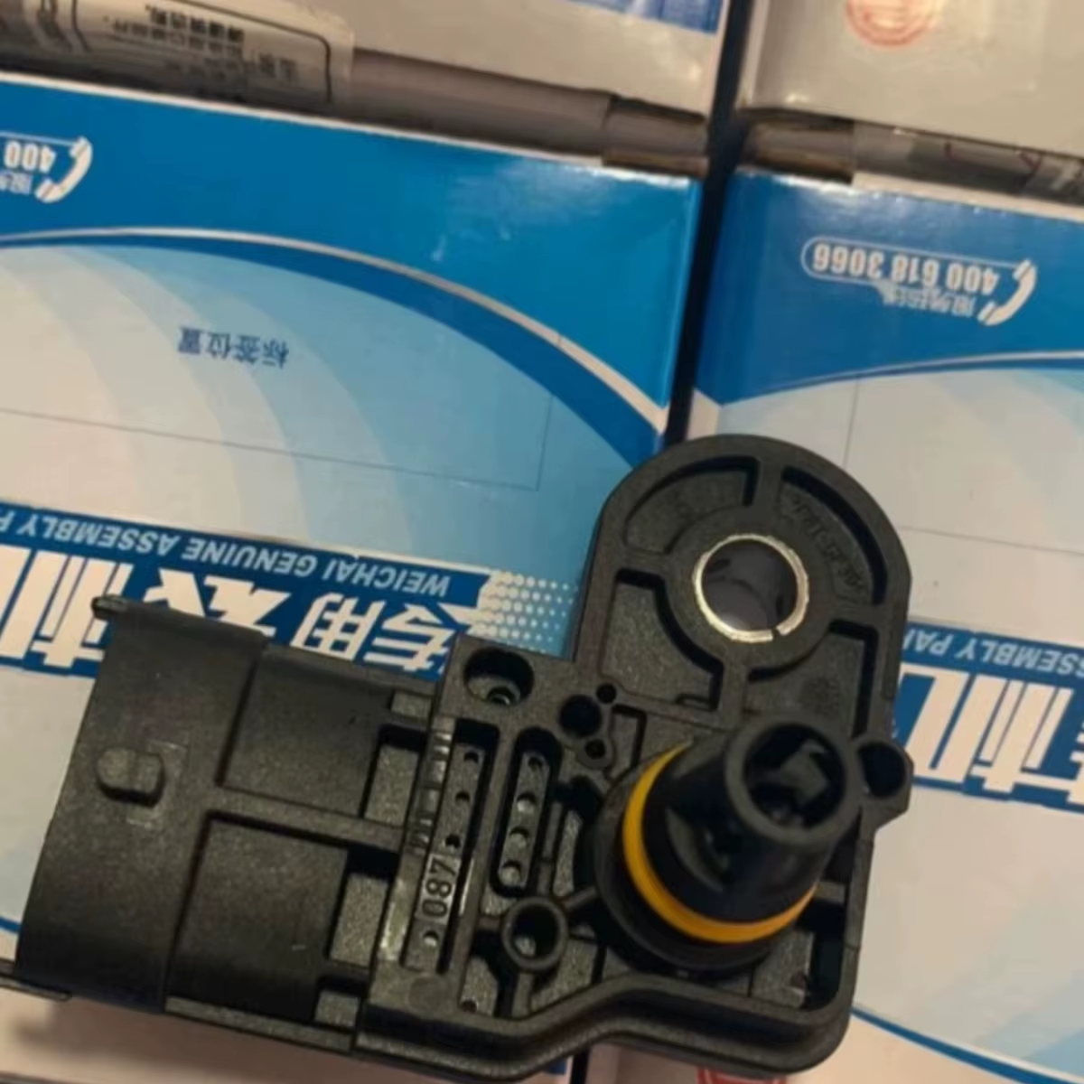 Weichai Original 6HH1 Gasoline Intake Pressure Sensor 1001292423 for National VI Vehicles Machinery Engine Parts Temperature