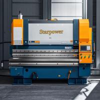 Fabrique d'équipements de machines à plier la tôle à haute précision CNC à grande échelle
