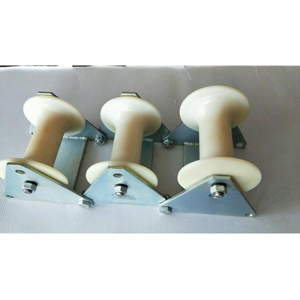 Tres rodillos de nylon de la rueda que ponen el rodillo de guía de cable
