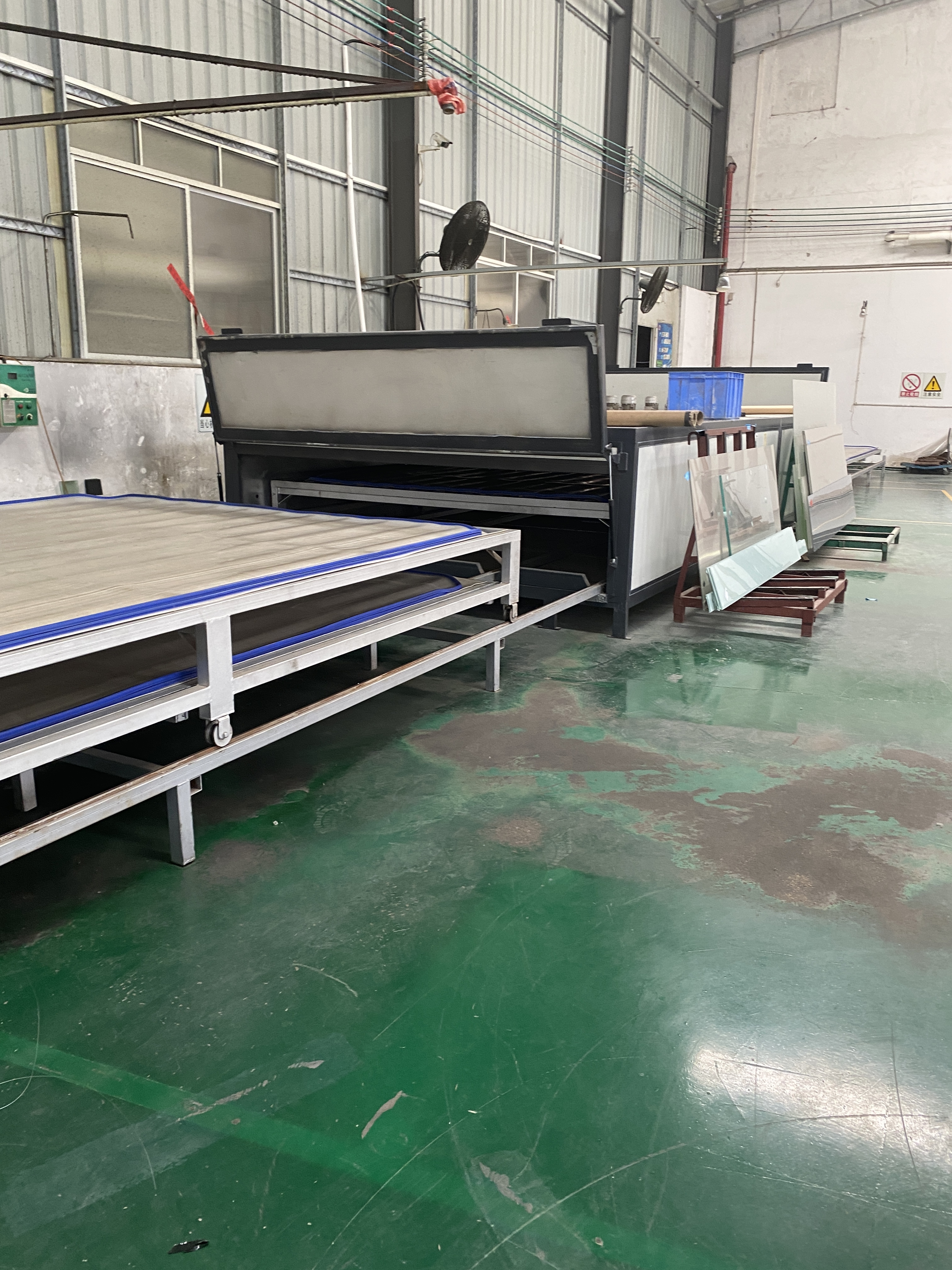 The Glass Laminating Furnace Has Good Flatness And Can Produce Architectural Glass