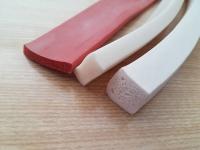 Cordon d'éponge en silicone avec de bonnes propriétés d'isolation acoustique et thermique pour la protection