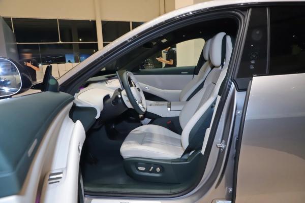 XIAOMI YU7 Popular Used Cars 2025 Ultra-Long Range Rear-wheel Drive Version By Xiaomi Car With Pure Electric Energy Type