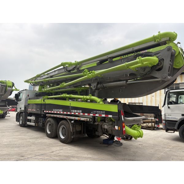 2018 Zoomlion 49M Concrete Pump Truck with Mercedes Benz Chassis and Refurbished Condition