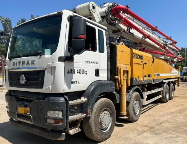 2020 XCMG HB62V pompe de gonflement en béton montée sur camion avec châssis SITRAK