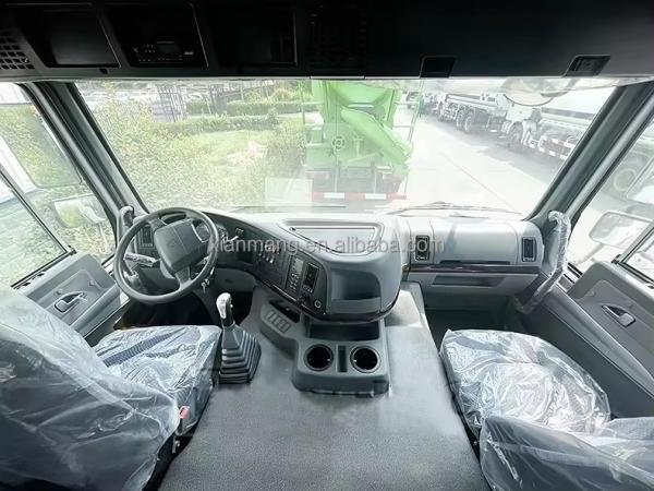 SINOTRUCK Howo Dump Truck 8X4 in Cameroon 375 Tipper Truck with Multimedia System