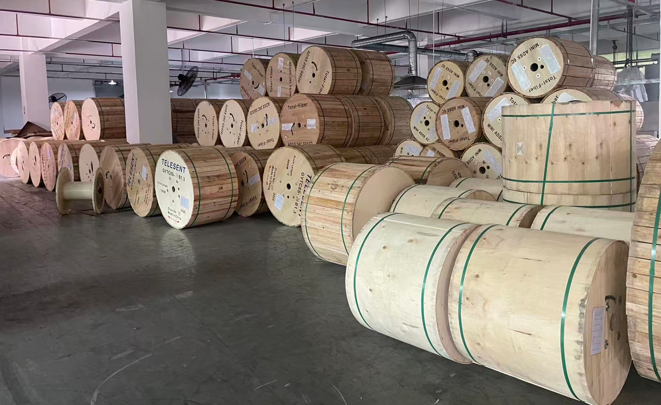 Aerial 6fo 12fo 24fo ASU fiber optic cable / Mini ADSS Outdoor Fiber Optic Cable 100M 200M Span