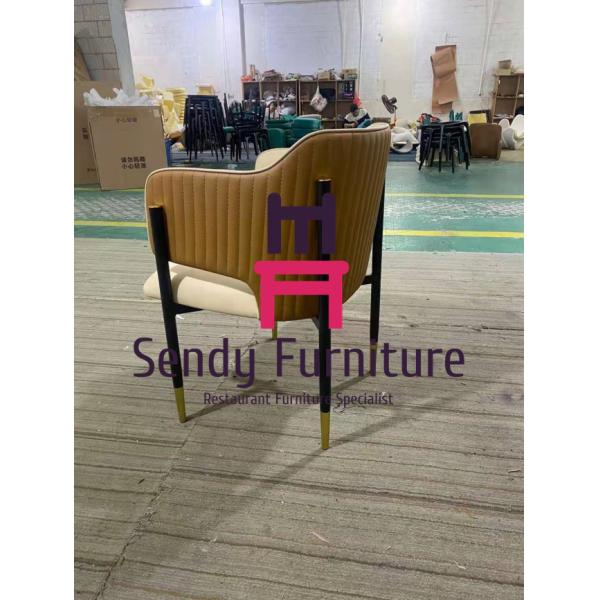 0.33cbm Tufted Open Back Leather Chair Metal Frame With Armrests