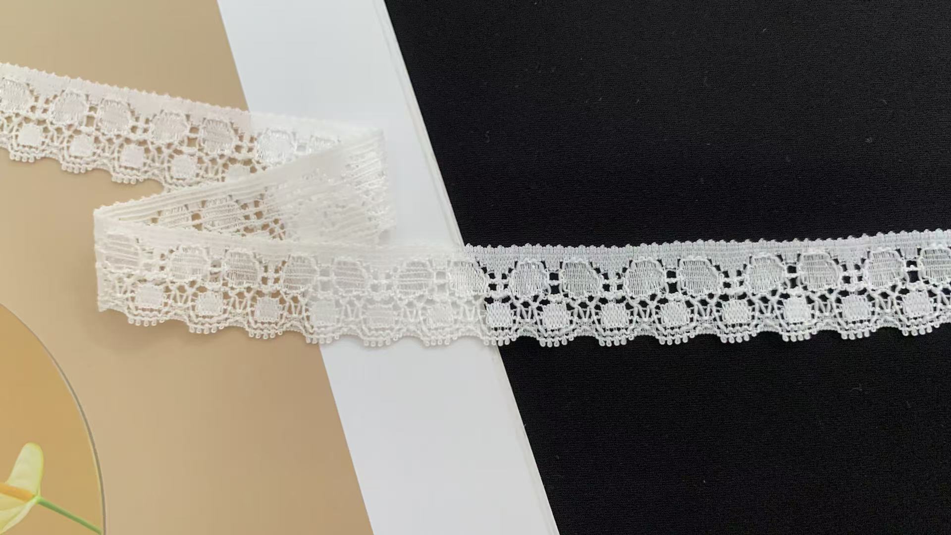 1.5cm Width Geometric Pattern Narrow Lace Trim With Sturdy Weave For Garment Hemming & Hand Craft