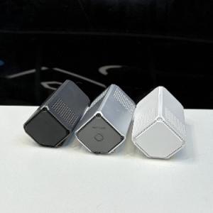 Purificador de aire de automóvil compacto con tecnología de plasma y alimentación USB para la eliminación de humo - certificado CE FCC RoHS