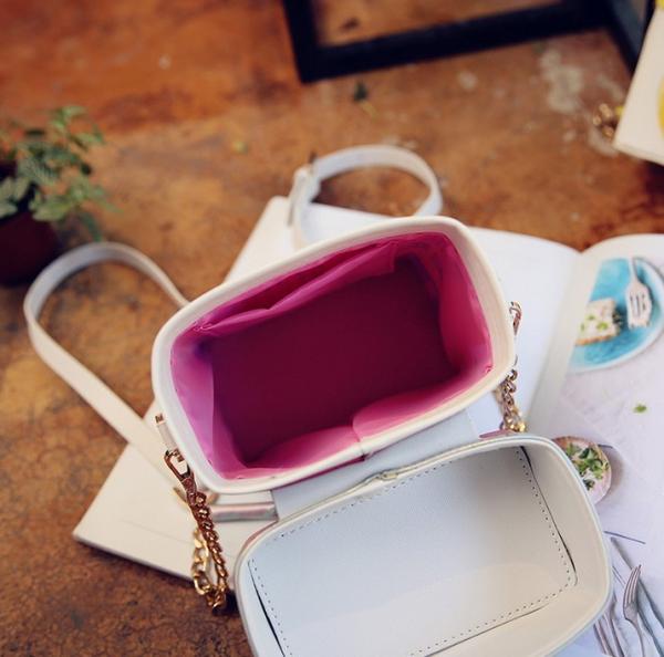 Summer new shoulder bag diagonal female milk box shape straw embroidery female small square package