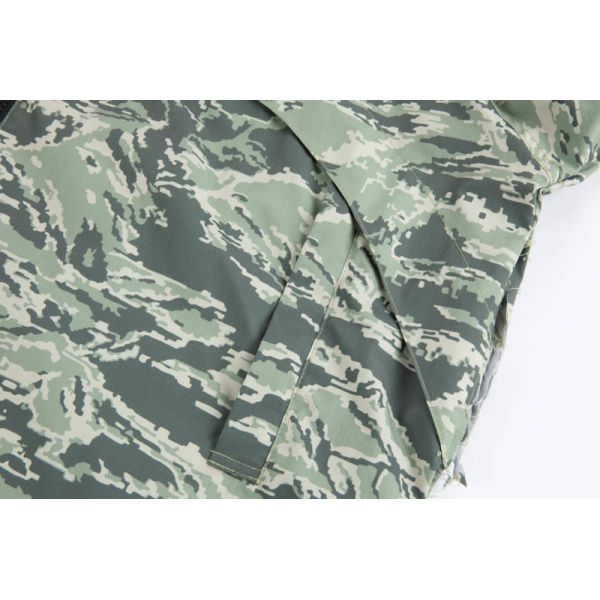 Lightweight Mesh Lined Camouflage Hunting Jacket Wind-Resistant Camo Windbreaker for Outdoor Use