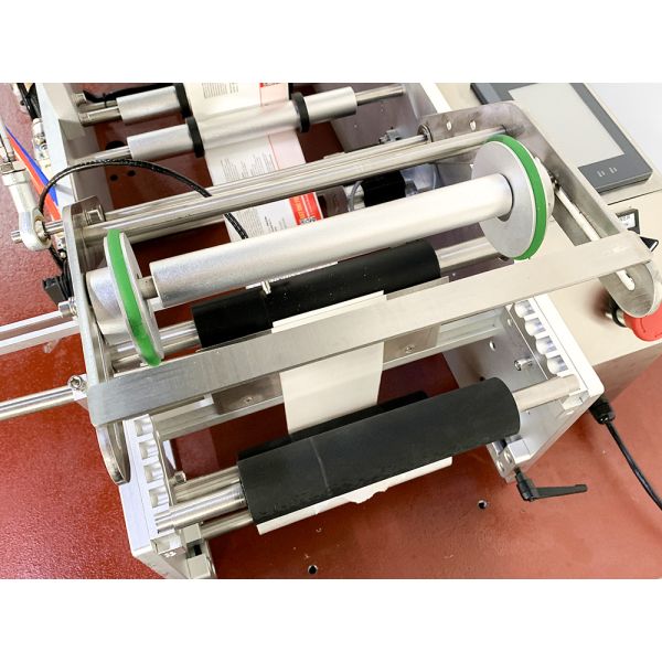 220V 50hz Semi Auto Water Label Machine Applicator For Water Liquid Bottle