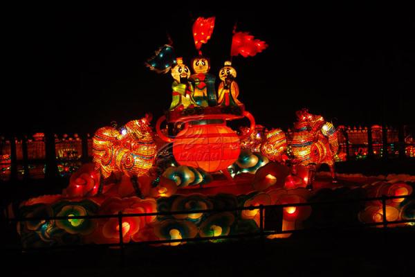 Popular Fabric Chinese Lanterns Hand Made For Lantern Festival Light Show