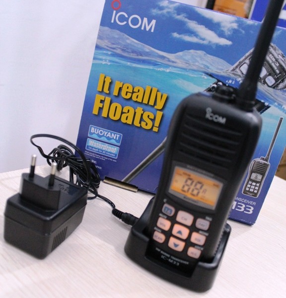 VHF Marine 2 way radios ic-m33 icom walkie talkie reviews