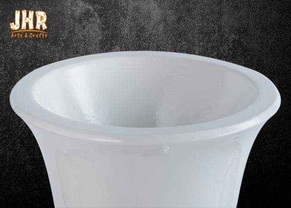 Vasos pagados decorativos da tabela da folha de prata dos artigos de Homewares dos vasos brancos do assoalho da fibra de vidro