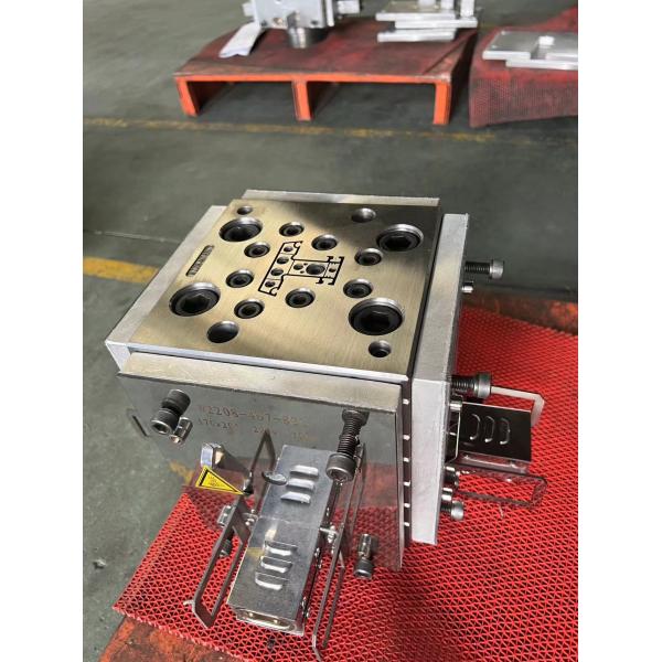 Silver PVC Plastic Extrusion Die / Calibrator / Moulding Head with 1 Mould Cavity