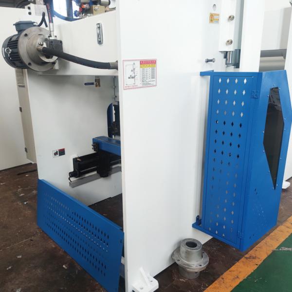 La prensa hidráulica de la barra de la torsión 40T frena E21 el sistema NC 1600M M con la barandilla