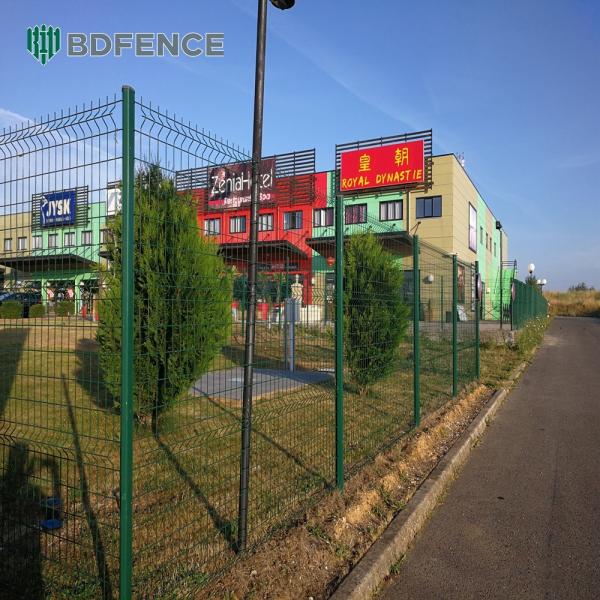 Clothing Store v beam security fencing Security Barrier