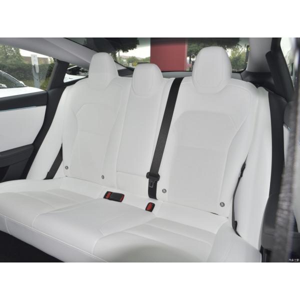 Электрический седан Tesla Model 3 с длинным приводом от батареи